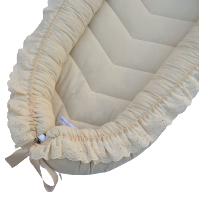 Babynest - Unbleached Cotton + Cream Anglaise Lace Trim