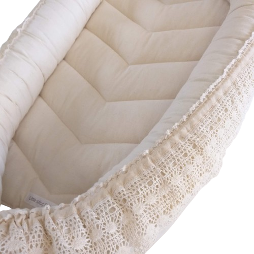 Babynest - Unbleached Cotton + Wide Vintage Crochet Trim + crochet pompom trim