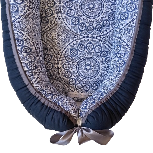 Babynest – Blue Medalloin African ShweShwe + Navy