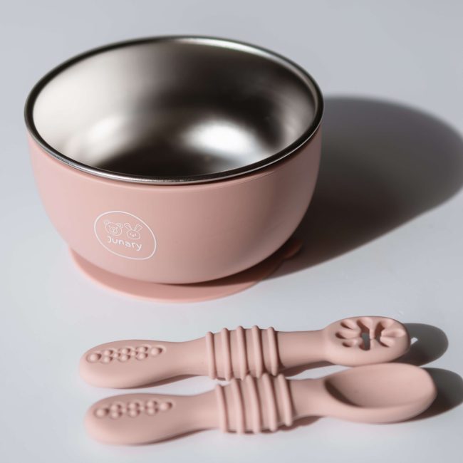 Stainless steel baby feeding set with bowl, toddler cutlery and silicone sleeve by Junary