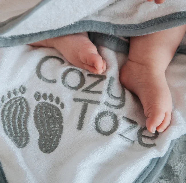 BabyDam CozyToze Hooded Towel